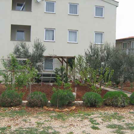Apartments Ana Vir Luaran gambar